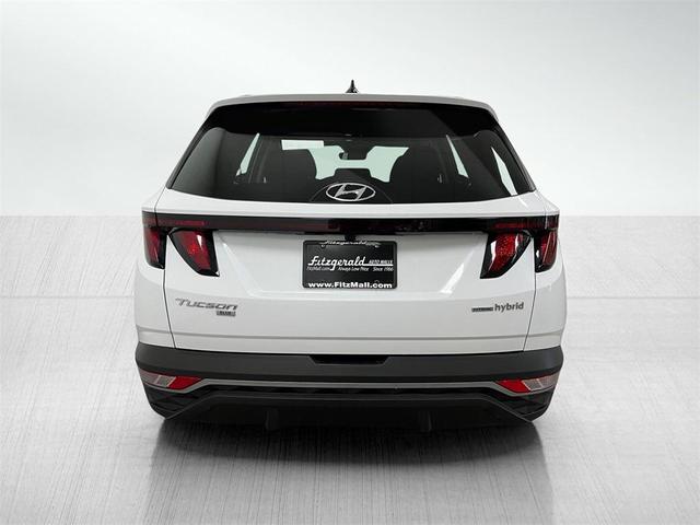 Photo of 2024 White Pearl Hyundai TUCSON Hybrid