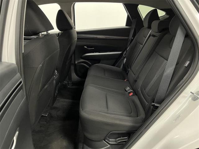 Photo of 2024 White Pearl Hyundai TUCSON Hybrid