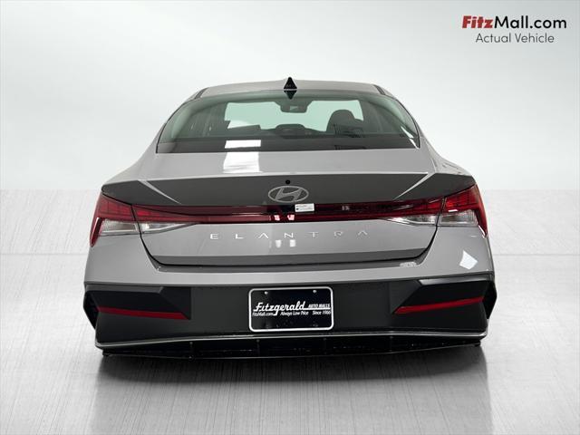 Photo of 2025 Fluid Metal Hyundai ELANTRA