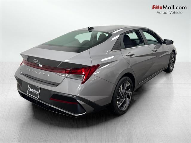 Photo of 2025 Fluid Metal Hyundai ELANTRA