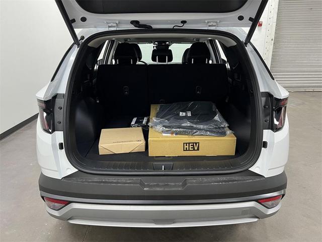 Photo of 2025 Creamy White Pearl Hyundai TUCSON Hybrid