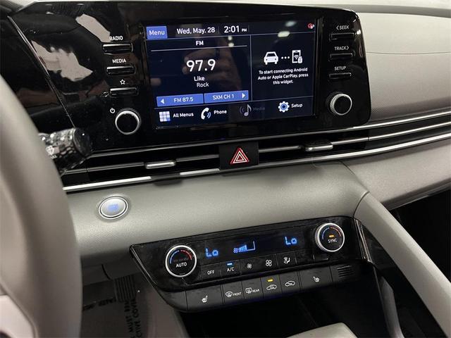 Photo of 2022 Quartz White Hyundai ELANTRA