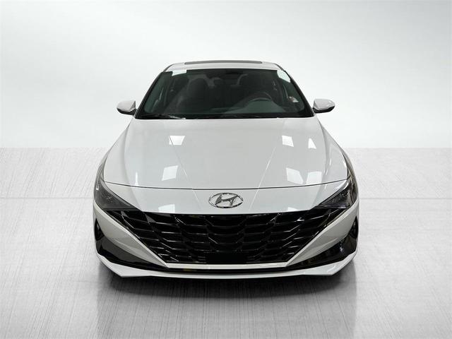 Photo of 2022 Quartz White Hyundai ELANTRA