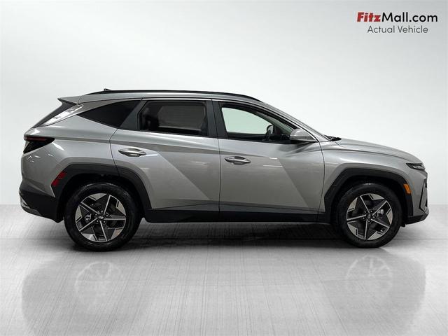 Photo of 2025 Shimmering Silver Hyundai TUCSON