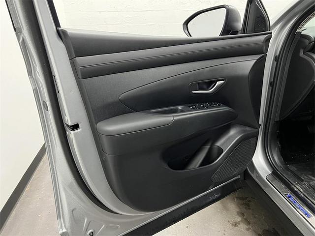 Photo of 2025 Shimmering Silver Hyundai TUCSON