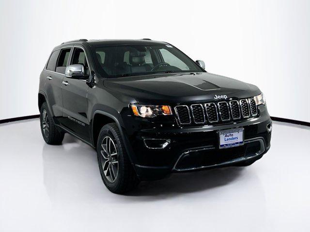 Photo of 2022 Diamond Black Crystal Pearlcoat Jeep Grand Cherokee