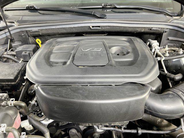 Photo of 2022 Diamond Black Crystal Pearlcoat Jeep Grand Cherokee