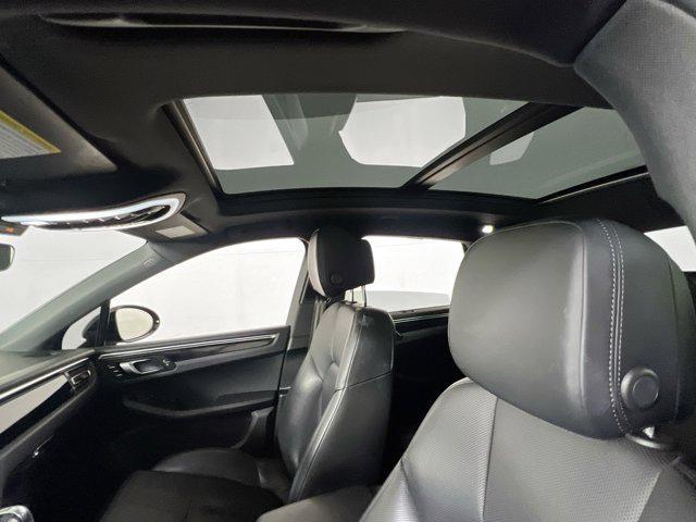 Photo of 2021 Black Porsche Macan
