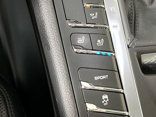 Photo of 2021 Black Porsche Macan