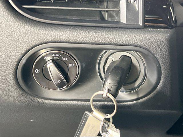 Photo of 2021 Black Porsche Macan