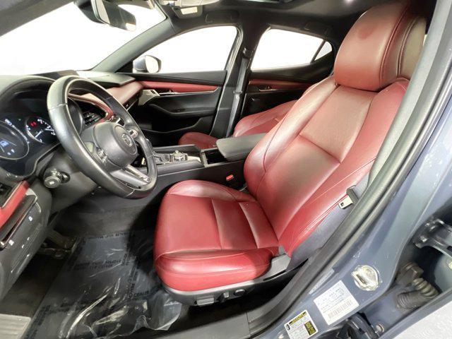 Photo of 2023 Machine Gray Metallic Mazda Mazda3