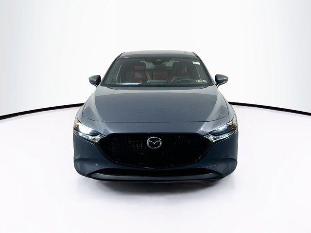 Photo of 2023 Machine Gray Metallic Mazda Mazda3
