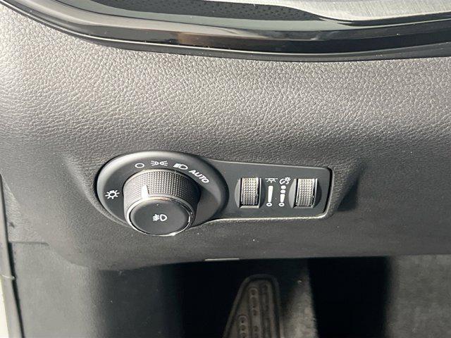 Photo of 2022 Bright White Clearcoat Jeep Compass