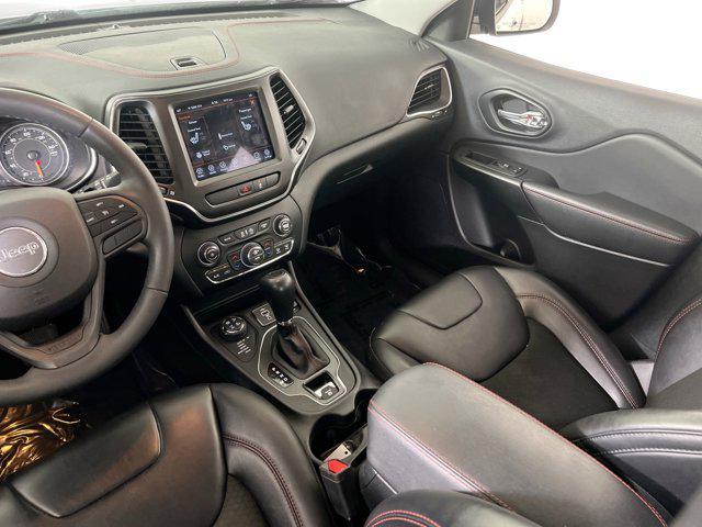 Photo of 2022 Bright White Clearcoat Jeep Cherokee