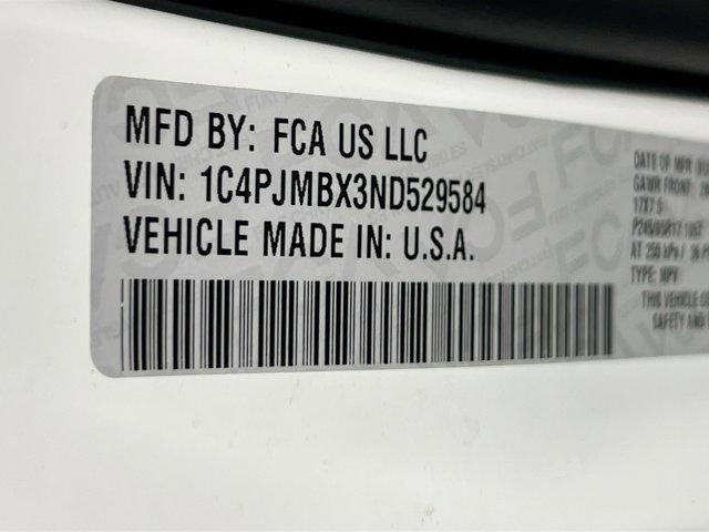 Photo of 2022 Bright White Clearcoat Jeep Cherokee