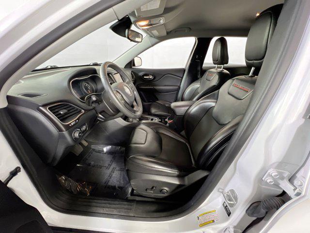 Photo of 2022 Bright White Clearcoat Jeep Cherokee
