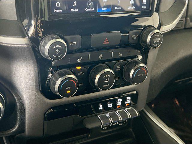 Photo of 2022 Granite Crystal Metallic Clearcoat RAM 1500