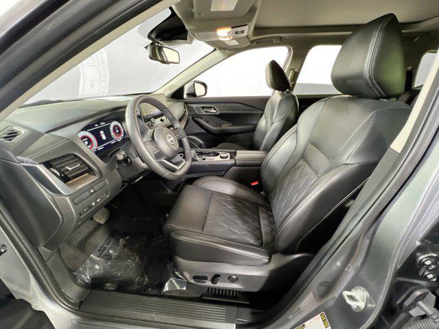 Photo of 2024 Gun Metallic Nissan Rogue