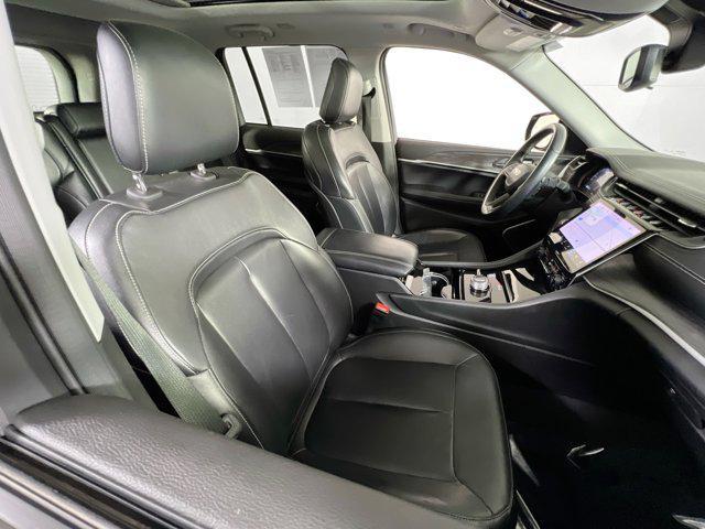 Photo of 2022 Bright White Clearcoat Jeep Grand Cherokee