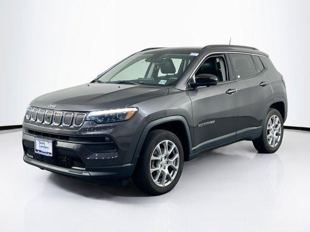 Photo of 2022 Granite Crystal Metallic Clearcoat Jeep Compass