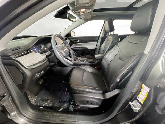 Photo of 2022 Granite Crystal Metallic Clearcoat Jeep Compass