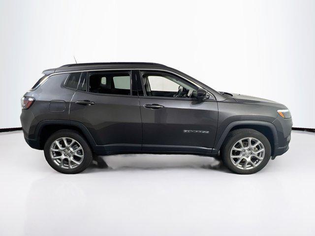 Photo of 2022 Granite Crystal Metallic Clearcoat Jeep Compass