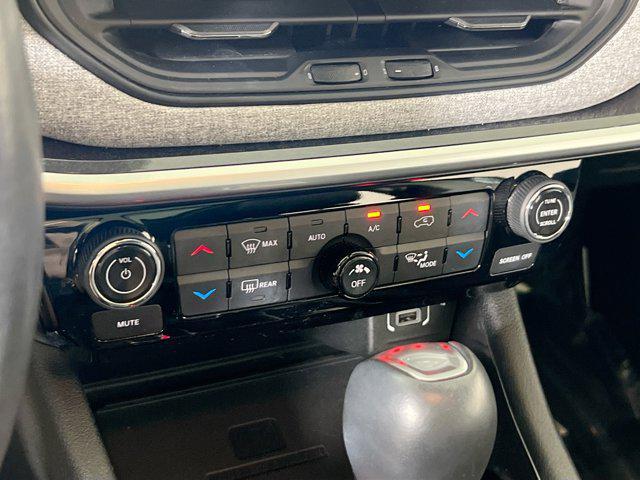 Photo of 2022 Granite Crystal Metallic Clearcoat Jeep Compass