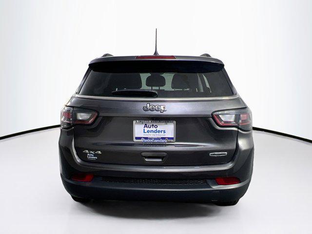 Photo of 2022 Granite Crystal Metallic Clearcoat Jeep Compass