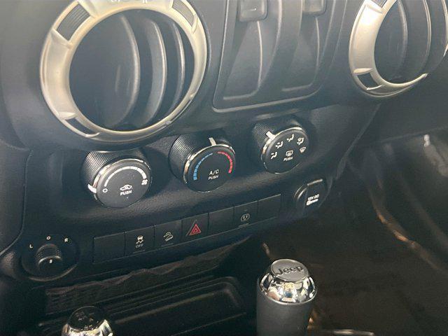 Photo of 2017 Black Clearcoat Jeep Wrangler
