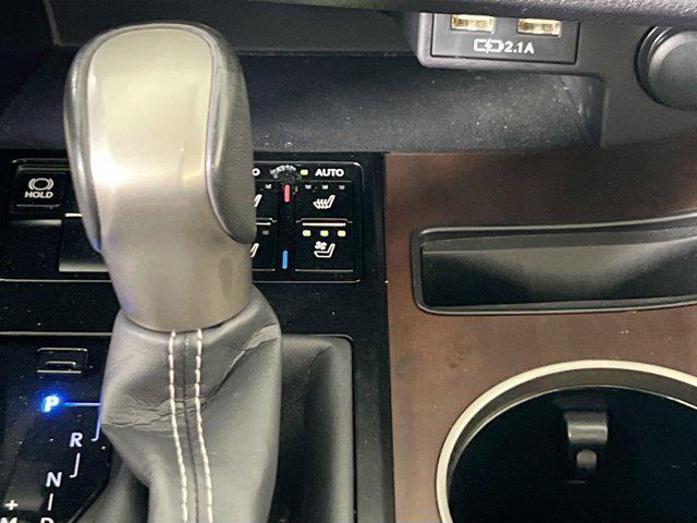 Photo of 2022 Eminent White Pearl Lexus RX 350