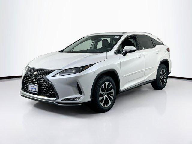 Photo of 2022 Eminent White Pearl Lexus RX 350