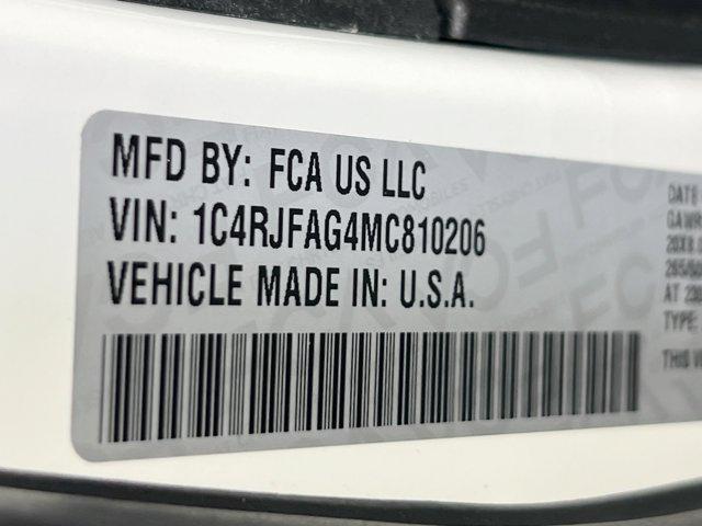 Photo of 2021 Bright White Clearcoat Jeep Grand Cherokee