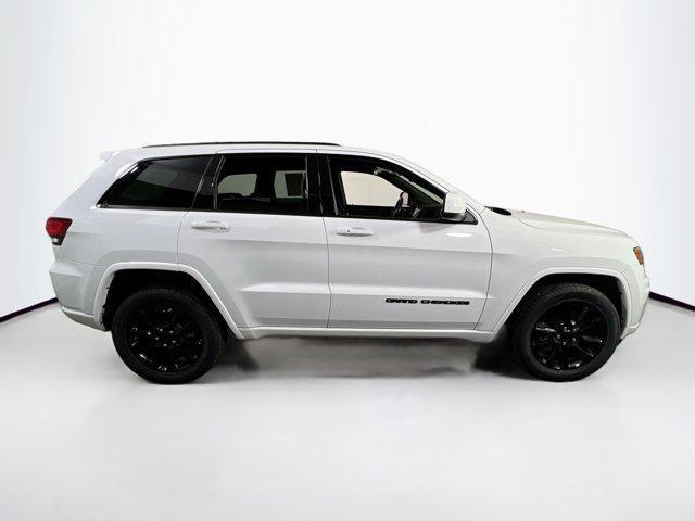 Photo of 2021 Bright White Clearcoat Jeep Grand Cherokee