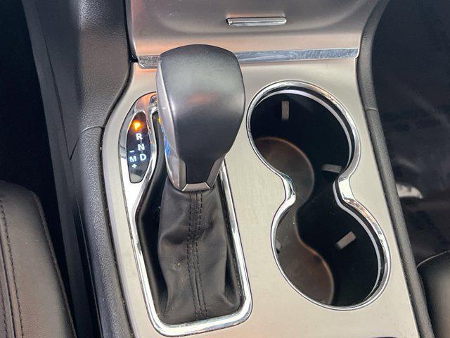 Photo of 2021 Bright White Clearcoat Jeep Grand Cherokee