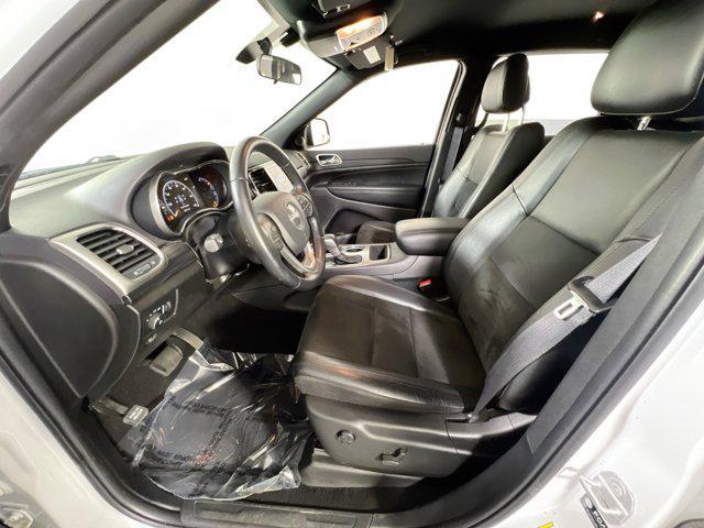 Photo of 2021 Bright White Clearcoat Jeep Grand Cherokee