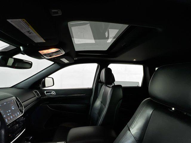 Photo of 2022 Bright White Clearcoat Jeep Grand Cherokee