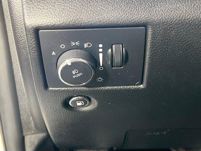 Photo of 2022 Bright White Clearcoat Jeep Grand Cherokee