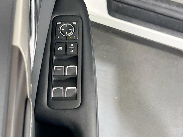 Photo of 2022 Eminent White Pearl Lexus RX 350