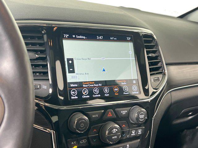 Photo of 2022 Bright White Clearcoat Jeep Grand Cherokee