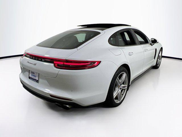 Photo of 2018 White Porsche Panamera