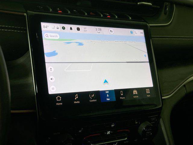 Photo of 2021 Silver Zynith Jeep Grand Cherokee L