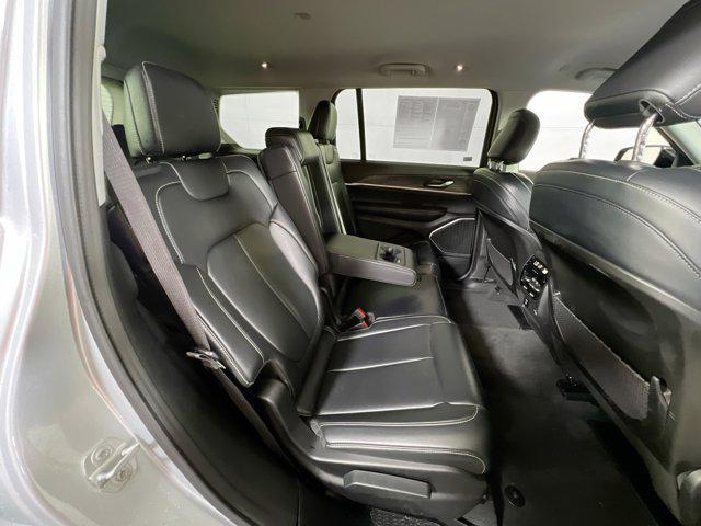 Photo of 2021 Silver Zynith Jeep Grand Cherokee L
