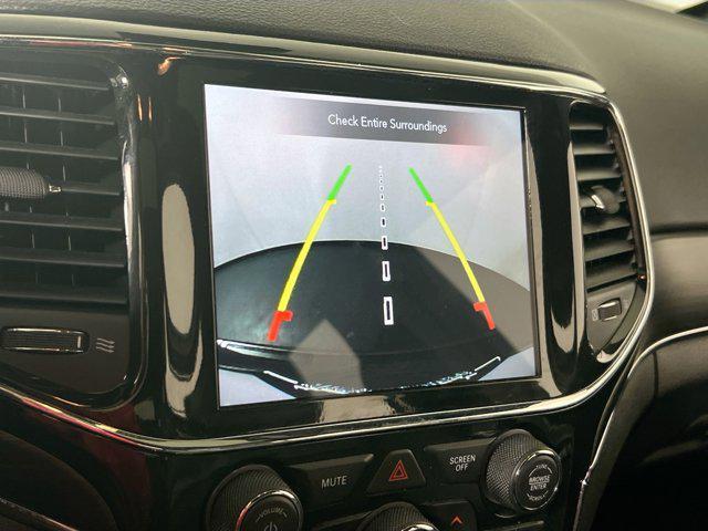 Photo of 2021 Diamond Black Crystal Pearlcoat Jeep Grand Cherokee