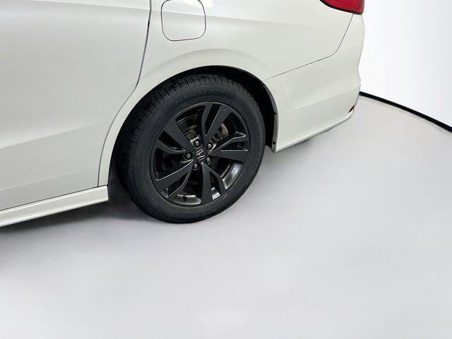 Photo of 2022 Platinum White Pearl Honda Odyssey