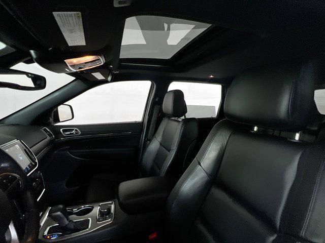 Photo of 2022 Bright White Clearcoat Jeep Grand Cherokee