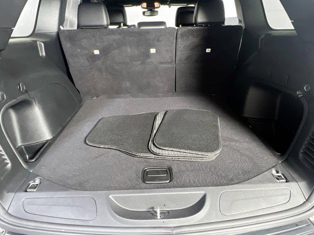 Photo of 2022 Bright White Clearcoat Jeep Grand Cherokee