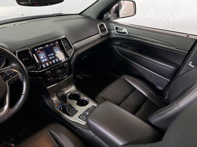 Photo of 2022 Bright White Clearcoat Jeep Grand Cherokee