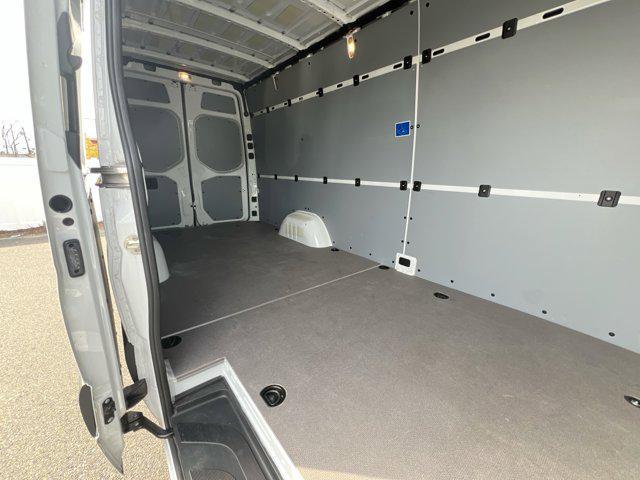 Photo of 2024 Arctic White Mercedes-Benz Sprinter 2500
