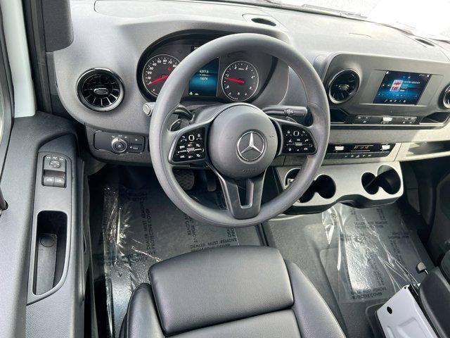 Photo of 2024 Arctic White Mercedes-Benz Sprinter 2500