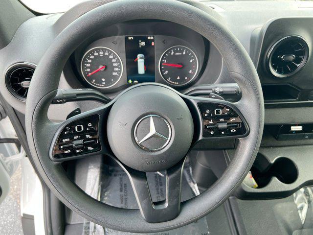 Photo of 2024 Arctic White Mercedes-Benz Sprinter 2500
